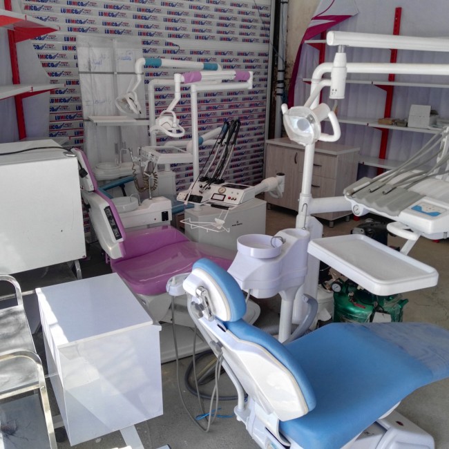 یونیت و کلیه تجهیزات دندانپزشکی