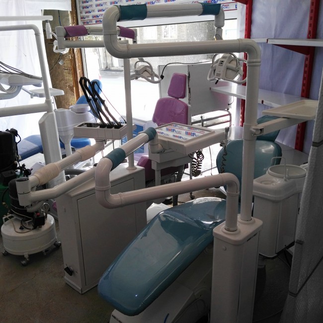 یونیت و کلیه تجهیزات دندانپزشکی
