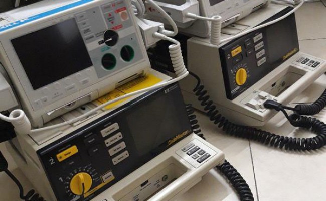 تجهیزات پزشکی الکتروشوک ، مانیتورینگ علائم حیاتی